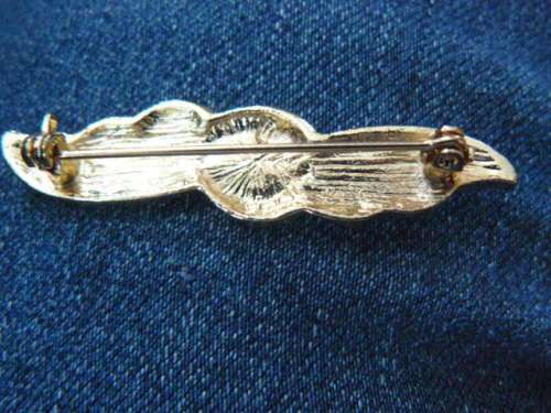 BROOCH WITH RED STONE