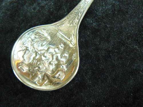 DETAILED SILVER COLOURED SPOON