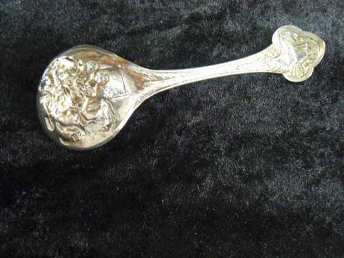 DETAILED SILVER COLOURED SPOON