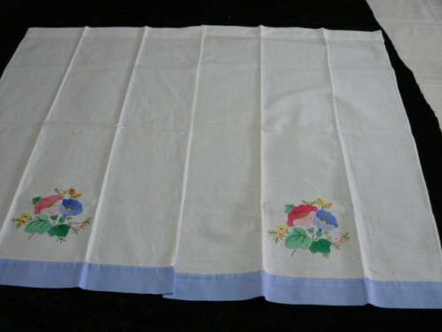 2 X VINTAGE COTTON GUEST TOWELS