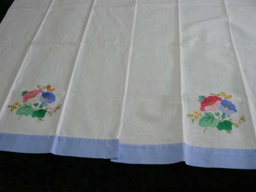 2 X VINTAGE COTTON GUEST TOWELS