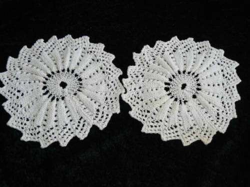 2 HAND  VINTAGE COTTON DOILIES