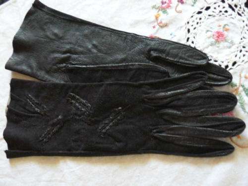 BLACK LEATHER GLOVES
