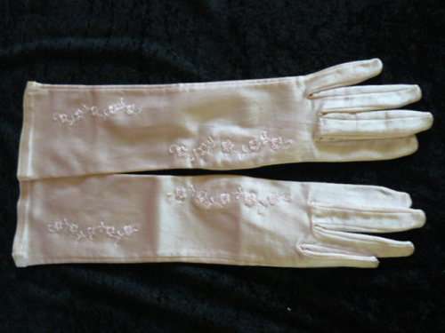 VINTAGE EMBROIDERED SATIN GLOVES VERY PRETTY