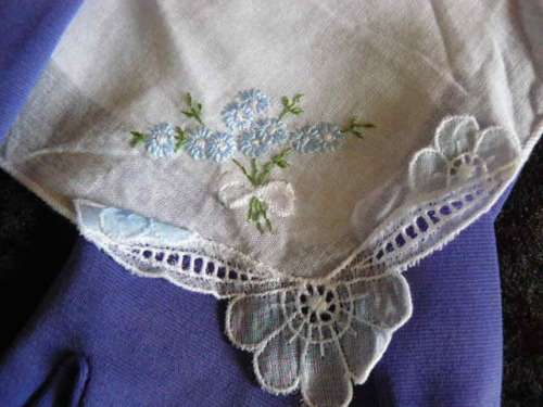 VINTAGE COTTON HANKIE AND GLOVES