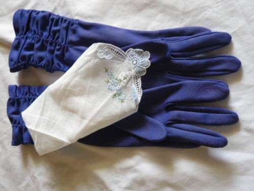 VINTAGE COTTON HANKIE AND GLOVES