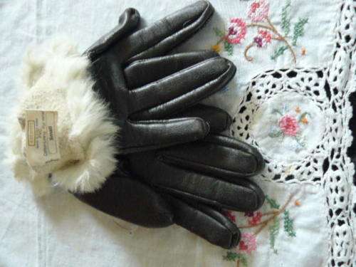 BROWN FOUX LEATHER GLOVE WITH FUR CUFSS