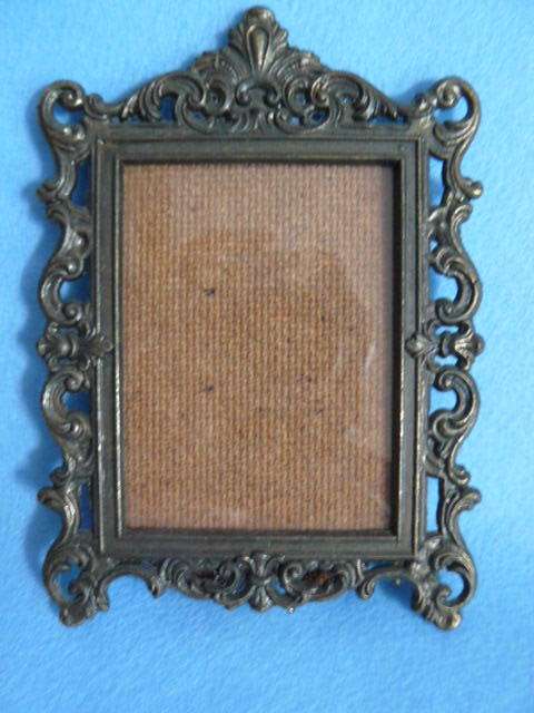 LOVELY MINATURE METAL FRAME