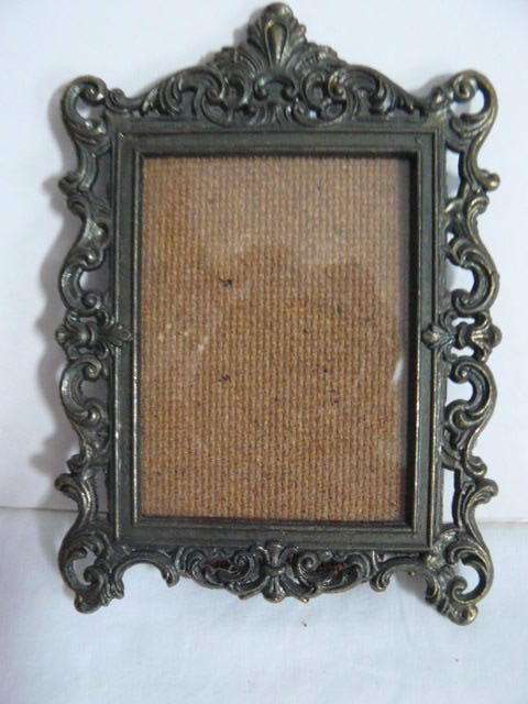 LOVELY MINATURE METAL FRAME