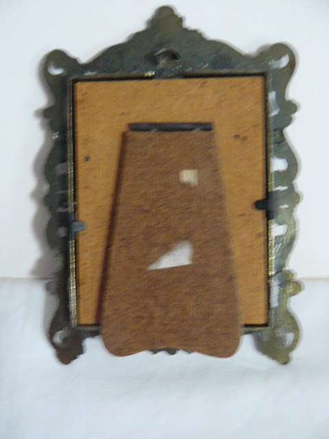 LOVELY MINATURE METAL FRAME