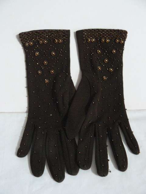 VINTAGE GLOVES BROWN BEADED