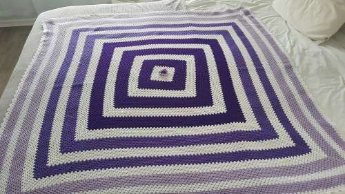 Like new large hand crocheted blanket 150x150