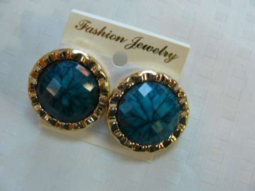 PRETTY EARRINGS