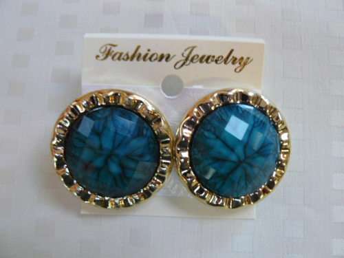 PRETTY EARRINGS