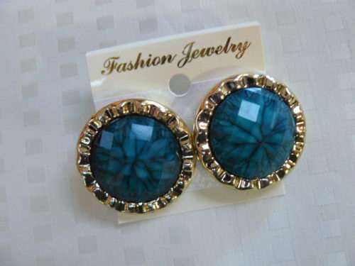 PRETTY EARRINGS