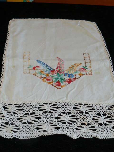 VINTAGE COTTON EMBROIDERED CLOTH, GUEST TOWEL?