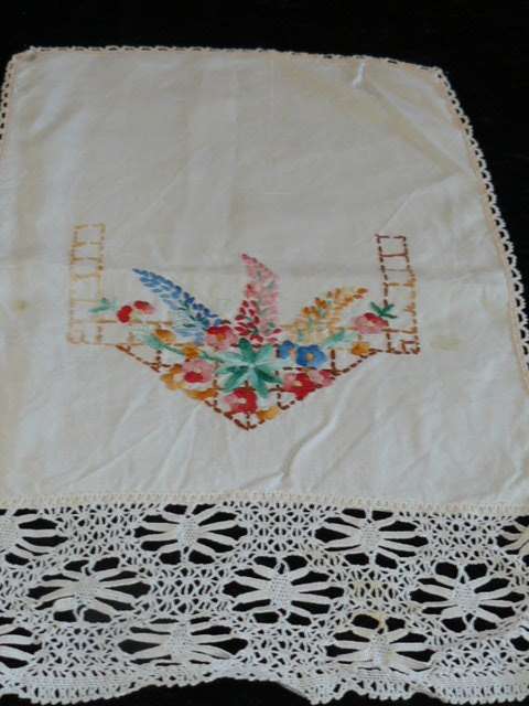 VINTAGE COTTON EMBROIDERED CLOTH, GUEST TOWEL?