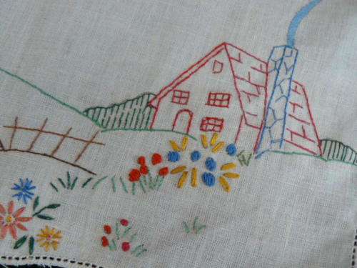COTTON EMBROIDERY TRAY CLOTH WITH FREE GIFT