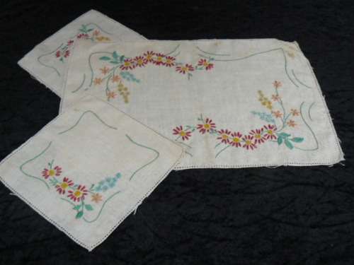 DOILIE SET COTTON EMBROIDERED VINTAGE