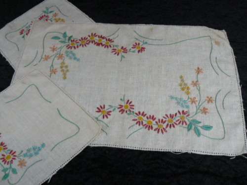 DOILIE SET COTTON EMBROIDERED VINTAGE