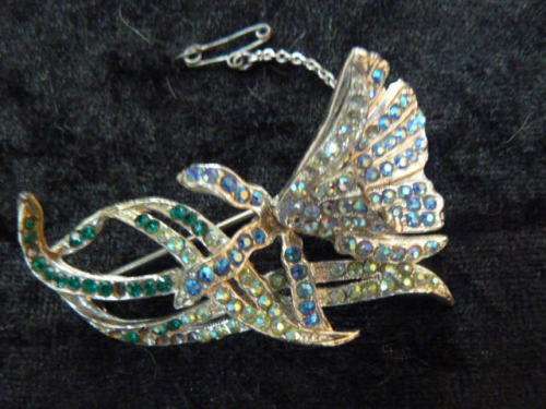 LOVELY FLOWER BROOCH STUNNING