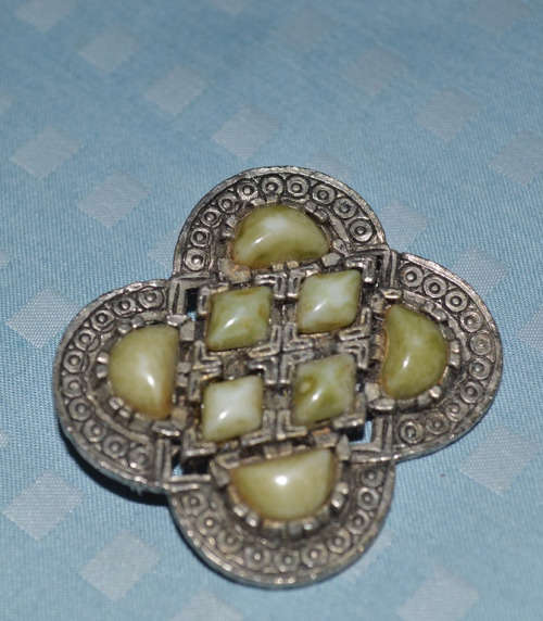 STUNNING VINTAGE DETAILED BROOCH