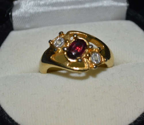VINTAGE LIKE RING LOVELY