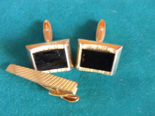 CUFF LINKS AND TYE CLIP