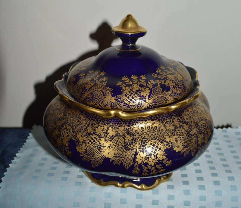 Stunning Real Cobolt Lindner Bonboniere Porcelain Germany perfect con