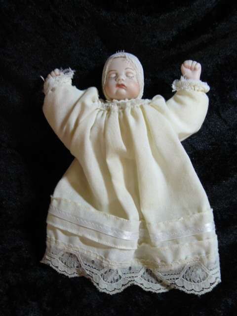 SLEEPING BABY DOLL