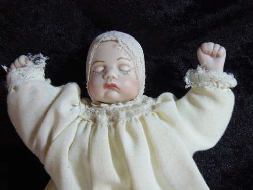 SLEEPING BABY DOLL