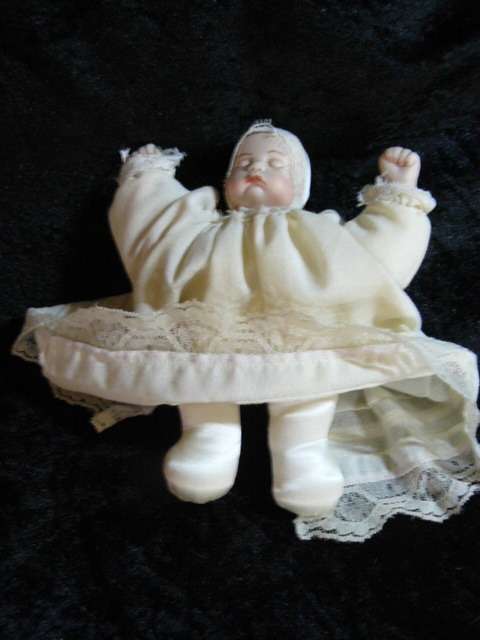 SLEEPING BABY DOLL