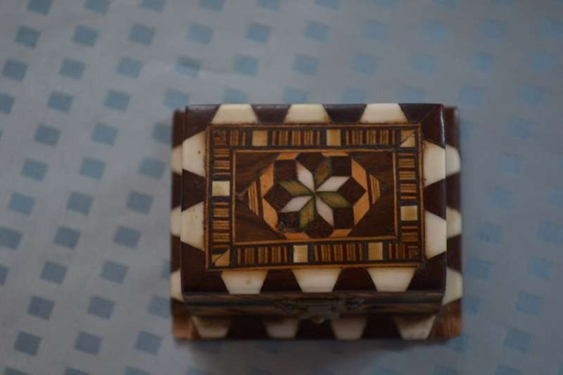 Vintage small middle eastern inlayed trinket box VERY NICE