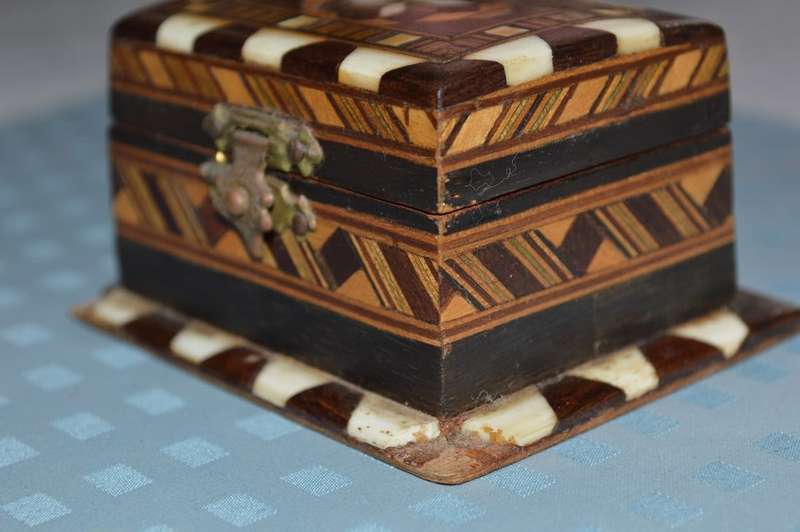 Vintage small middle eastern inlayed trinket box VERY NICE