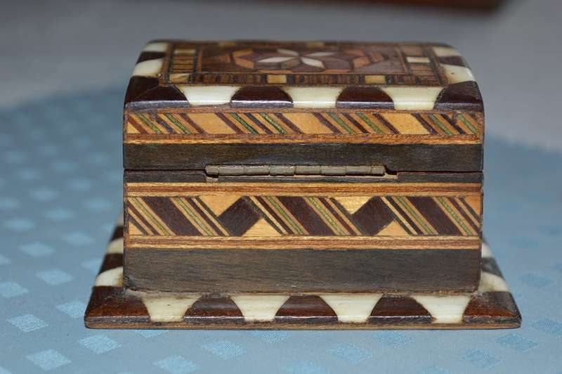 Vintage small middle eastern inlayed trinket box VERY NICE