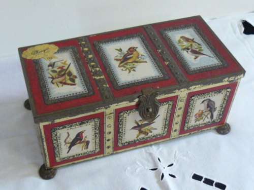 LOVELY TIN