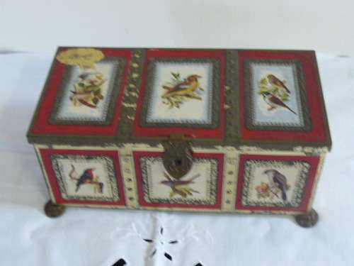 LOVELY TIN