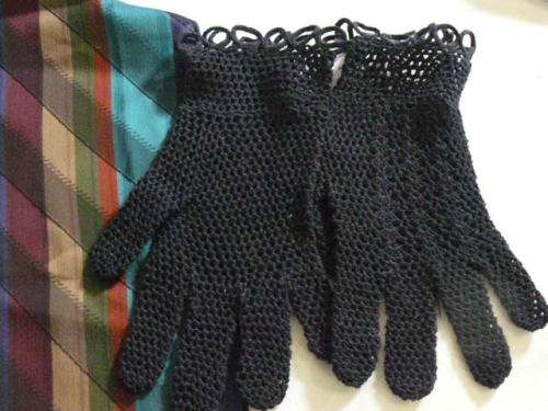 SCARVE AND HAND CROCHETED GLOVES NAVY SMALL