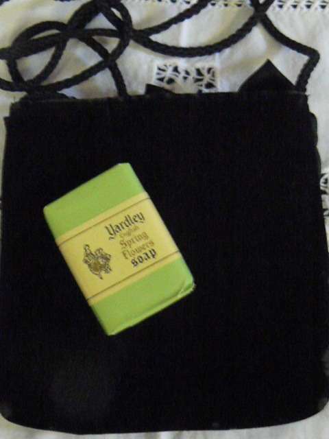 VINTAGE LIKE BAG AND FREE SOAP