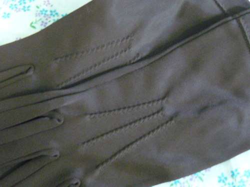 VINTAGE GLOVES NYLON BROWN MED AND FREE HANKIE