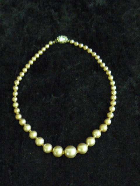 VINTAGE FOUX PEARL NECKLACE _ CHOKER