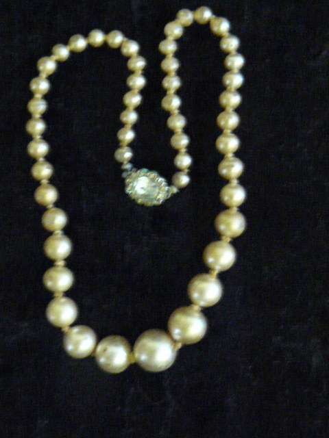 VINTAGE FOUX PEARL NECKLACE _ CHOKER