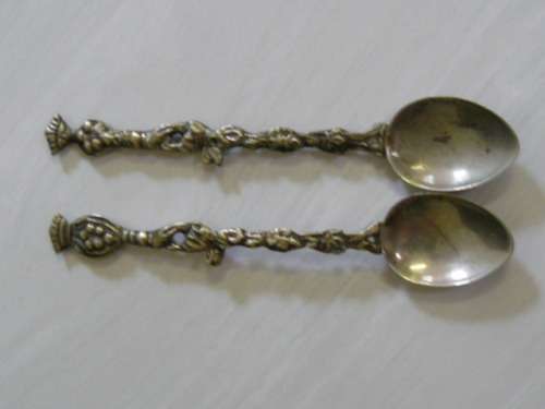 SILVER COLOUR SMALL SPOONS STAMPED ITALY