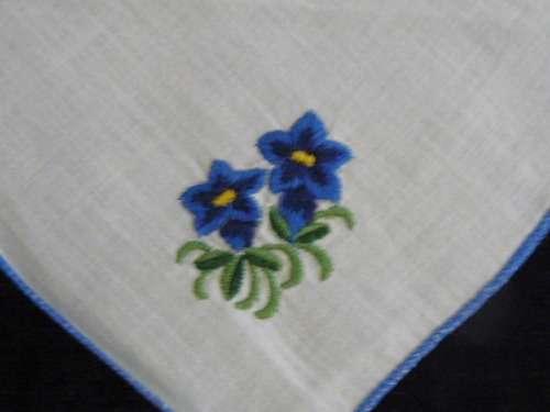VINTAGECOTTON HANKIE EMBROIDERED