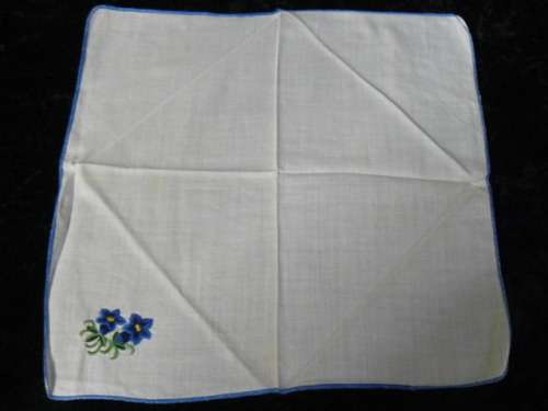 VINTAGECOTTON HANKIE EMBROIDERED