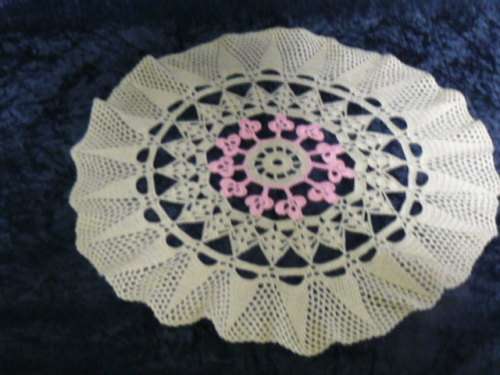 PINK AND BROWN CROCHETED DOILI 43 CM