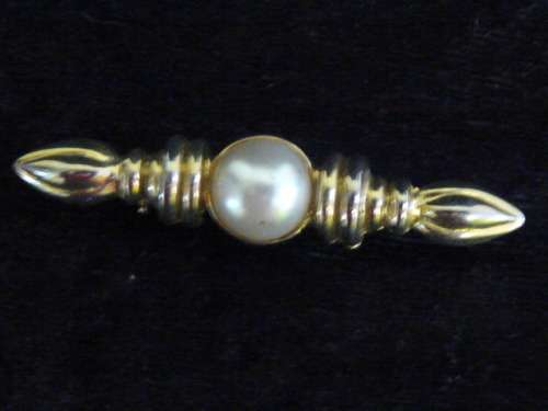 BROOCH