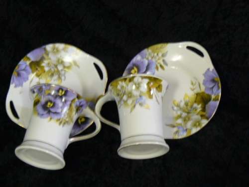 2 X CUPS AND SAUCERS