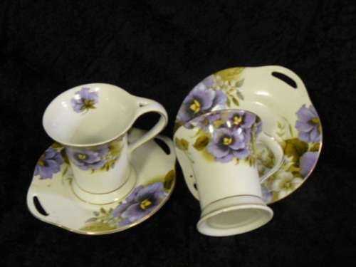 2 X CUPS AND SAUCERS
