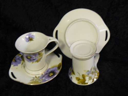 2 X CUPS AND SAUCERS